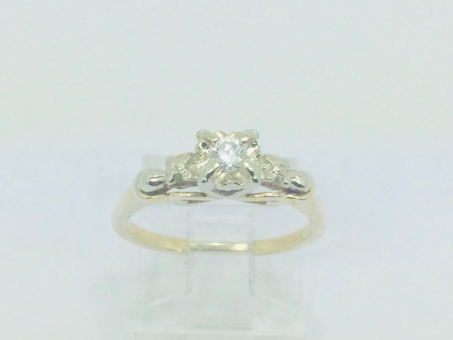 14k Yellow and White Gold Round Cut 10pt Diamond Vintage Solitaire Ring