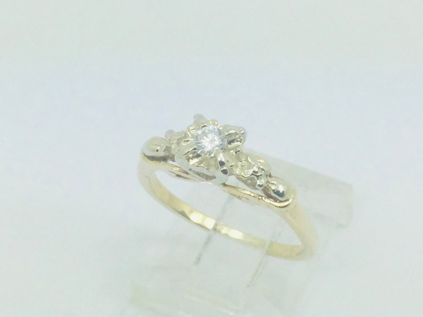 14k Yellow and White Gold Round Cut 10pt Diamond Vintage Solitaire Ring