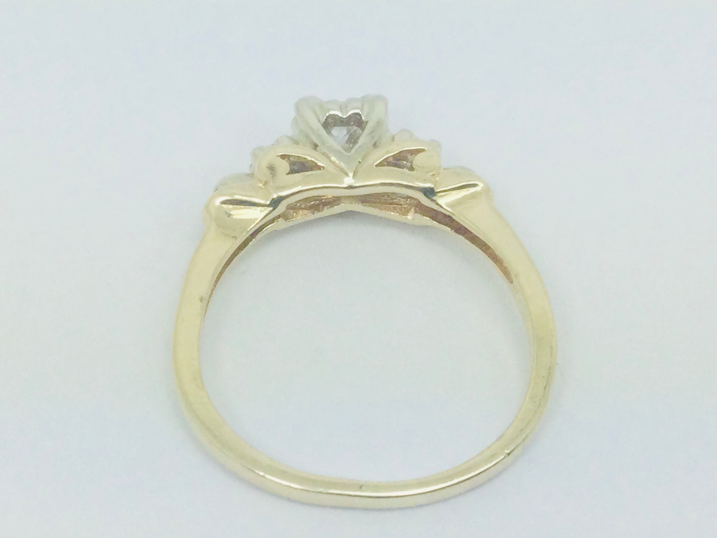 14k Yellow and White Gold Round Cut 10pt Diamond Vintage Solitaire Ring