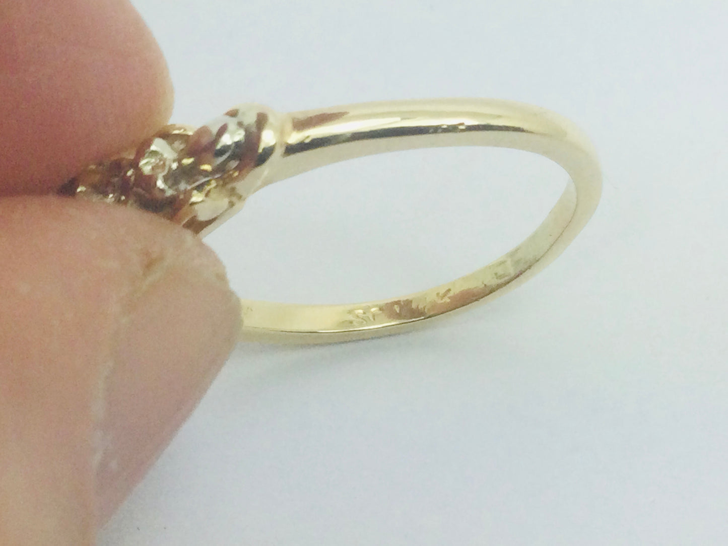 14k Yellow and White Gold Round Cut 10pt Diamond Vintage Solitaire Ring
