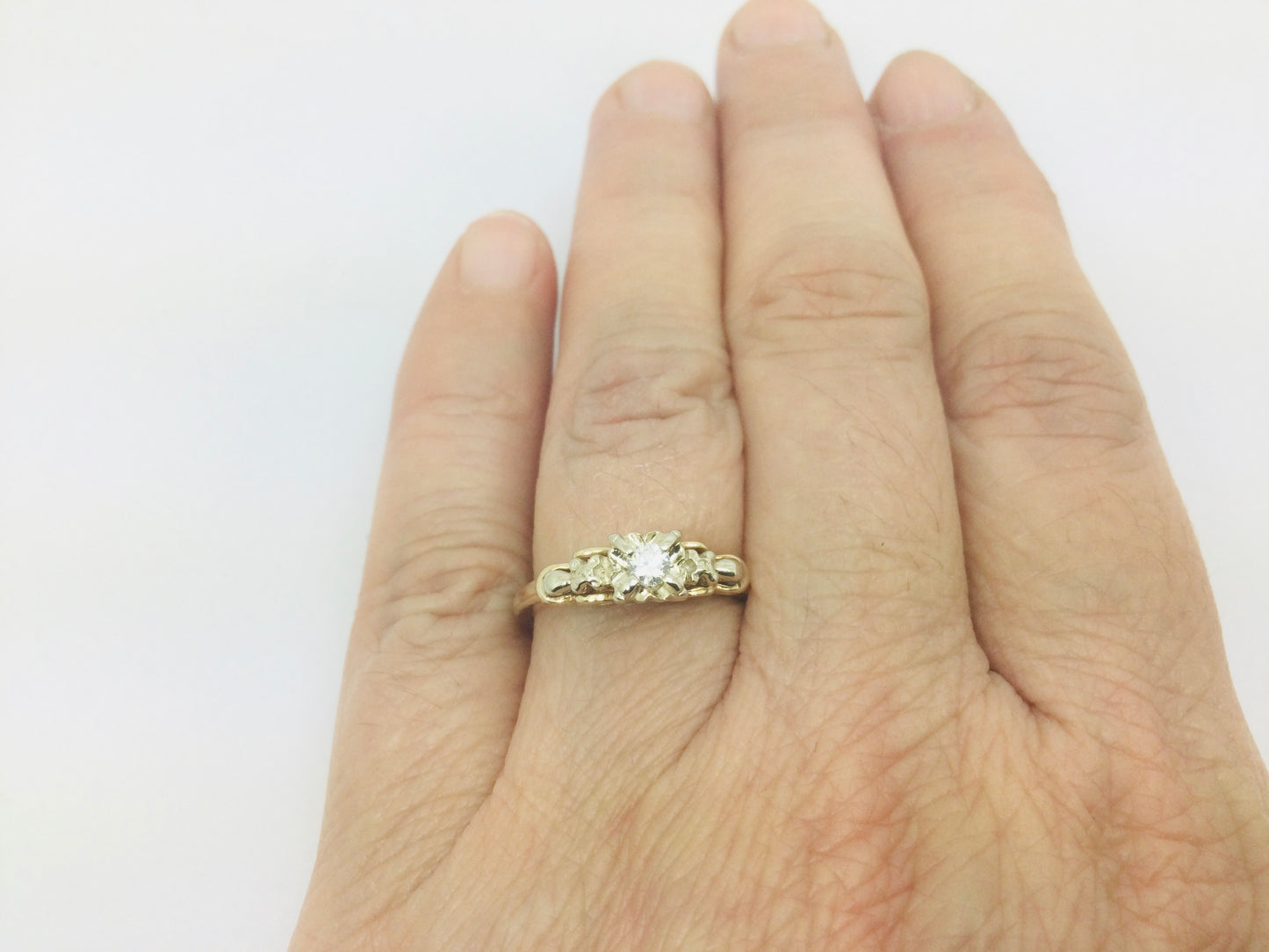 14k Yellow and White Gold Round Cut 10pt Diamond Vintage Solitaire Ring