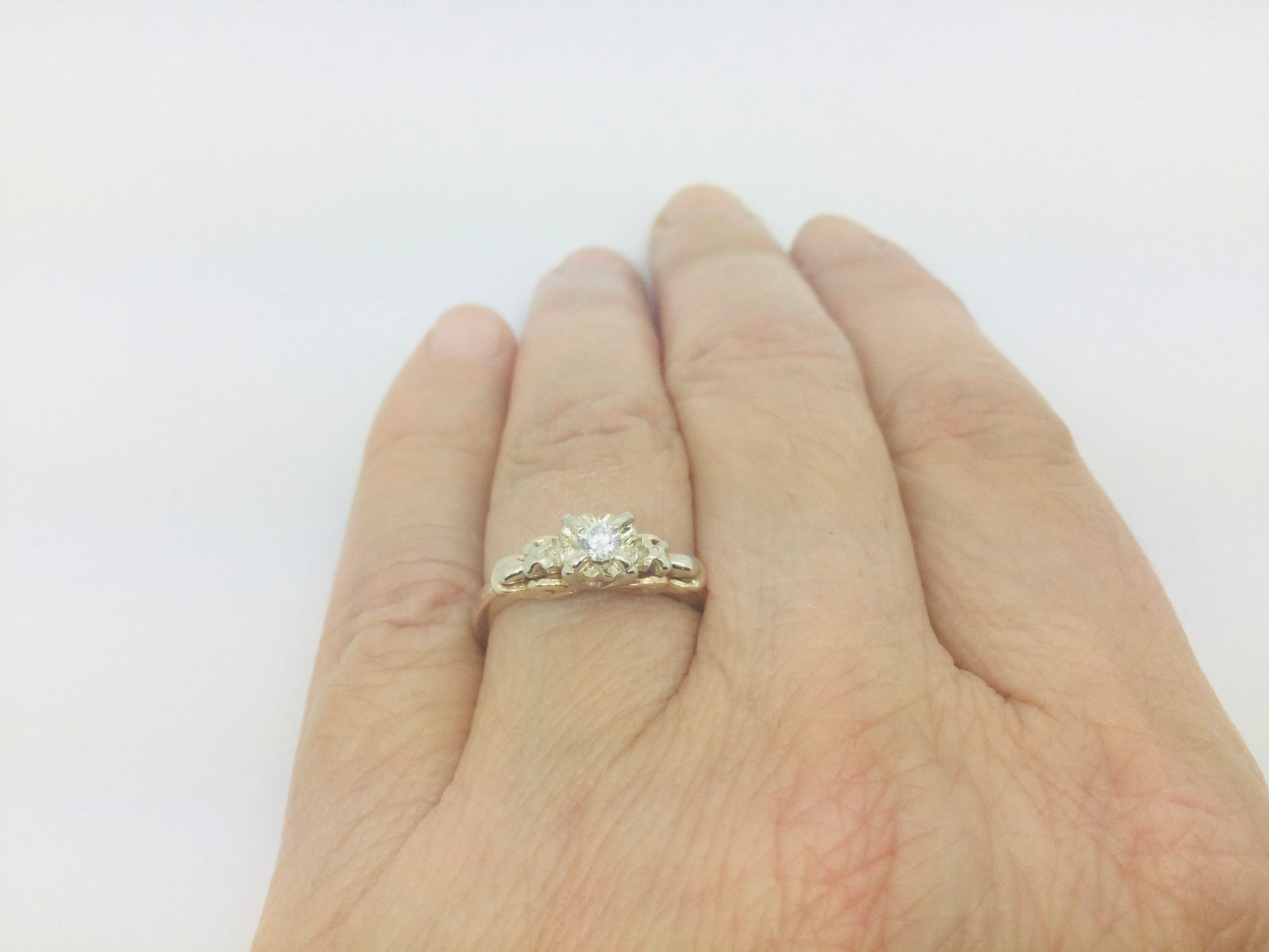 14k Yellow and White Gold Round Cut 10pt Diamond Vintage Solitaire Ring