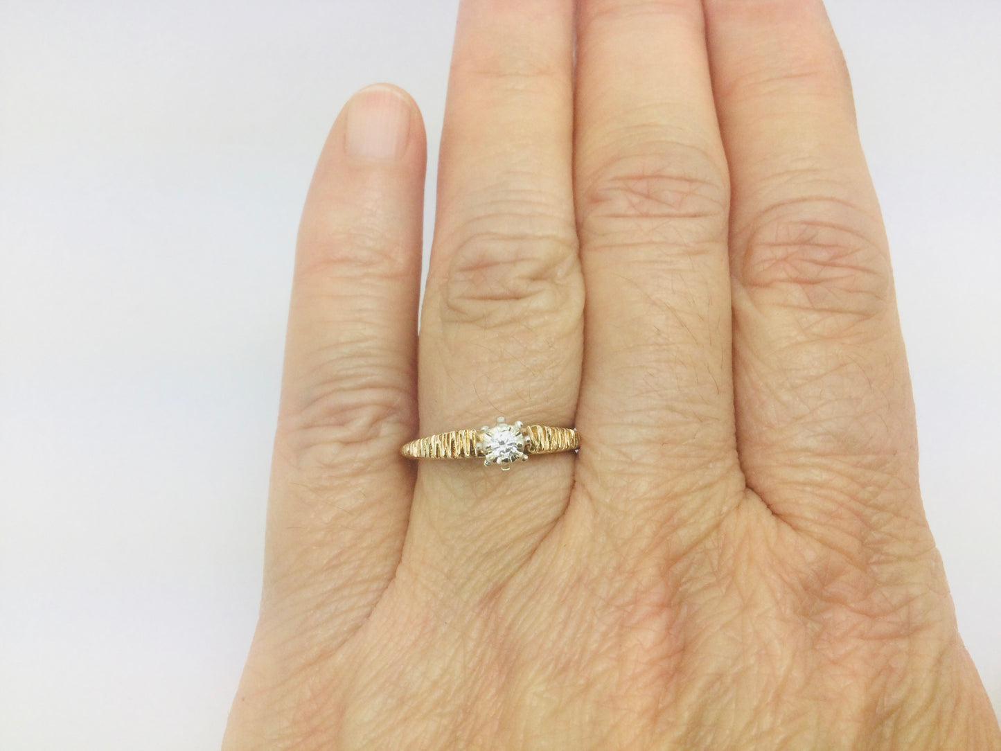 14k Yellow Gold Round Cut 6pt Diamond Illusion Set Ring