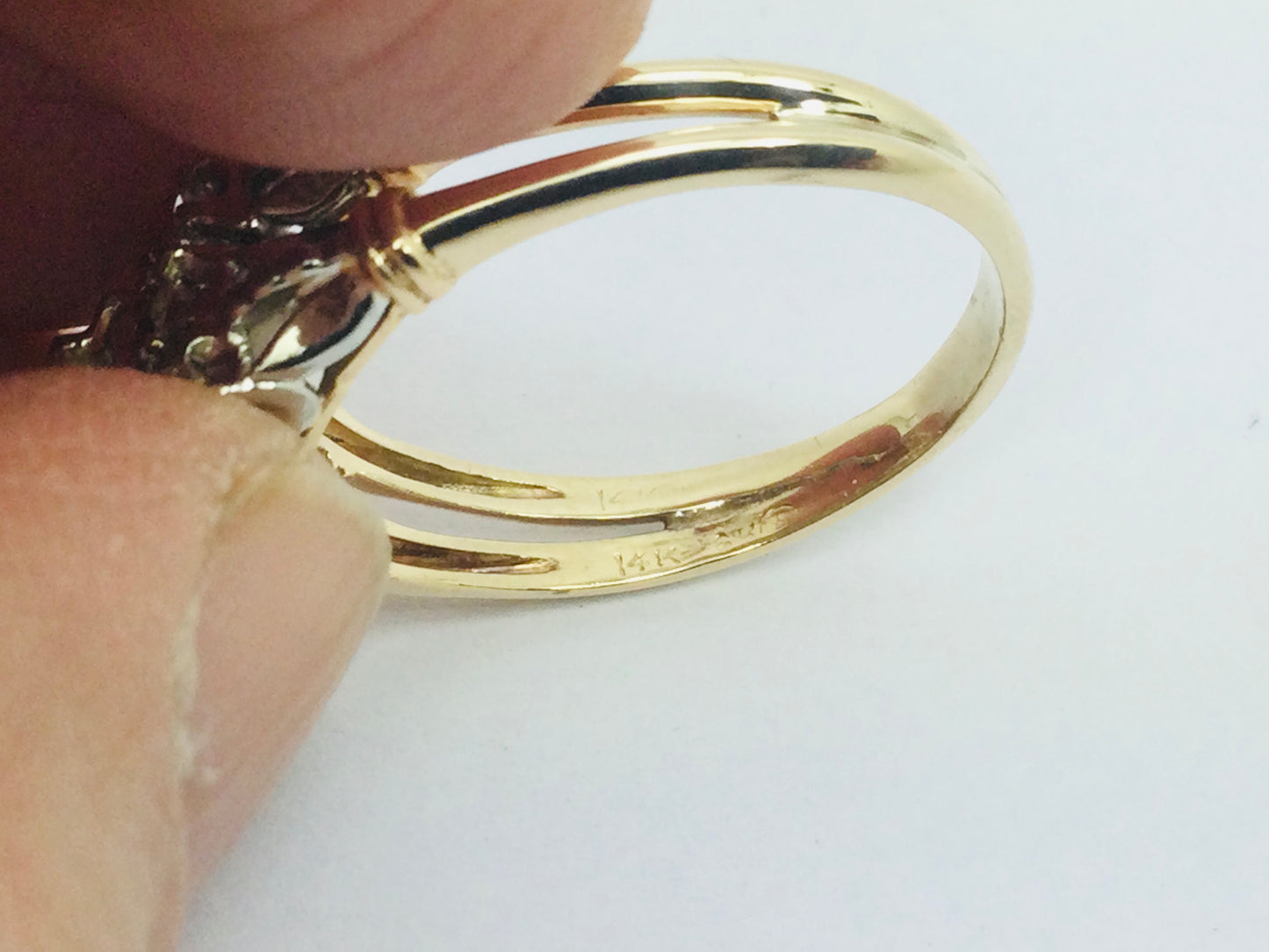 14k White and Yellow Gold 32.5pt Round Cut Diamond Vintage Engagement Ring & Wedding Band