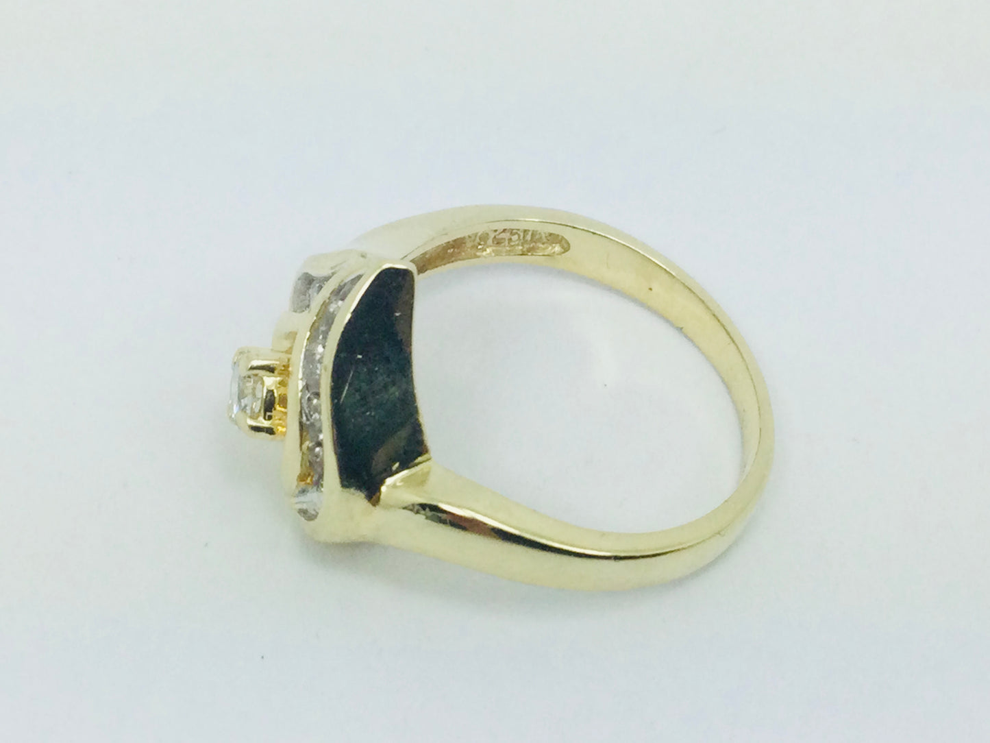 14k Yellow Gold 27pt Round Cut Diamond Heart Ring