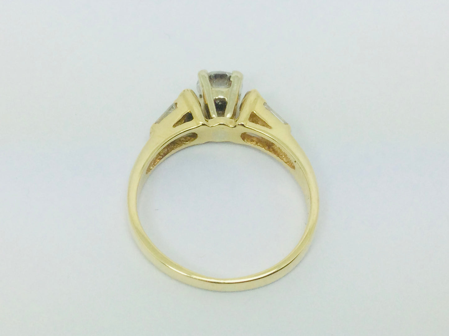 18k Yellow Gold 84pt Round Cut Diamond Engagement Ring