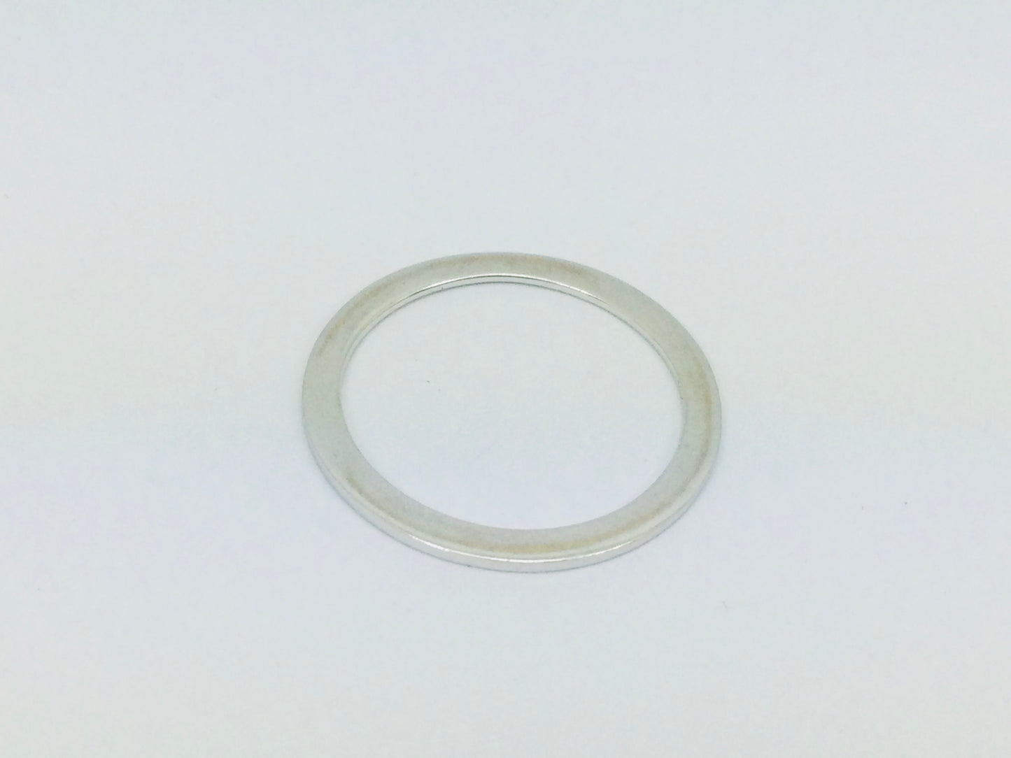 18k White Gold Thin Band Ring