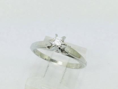 18k White Gold Round Cut 15pt Diamond Solitaire Ring