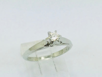 18k White Gold Round Cut 15pt Diamond Solitaire Ring
