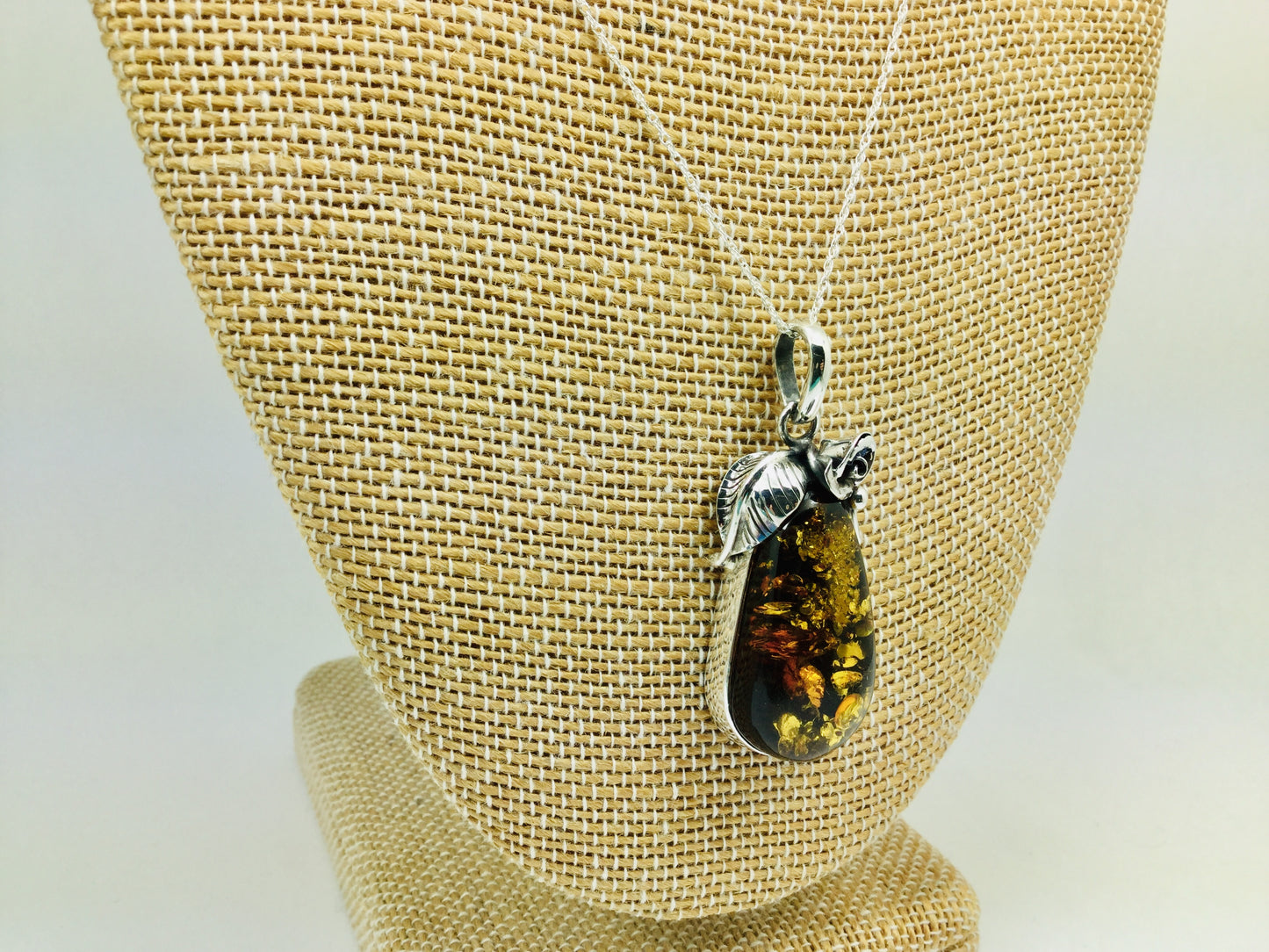Sterling Silver Green Amber Pendent and Chain Necklace
