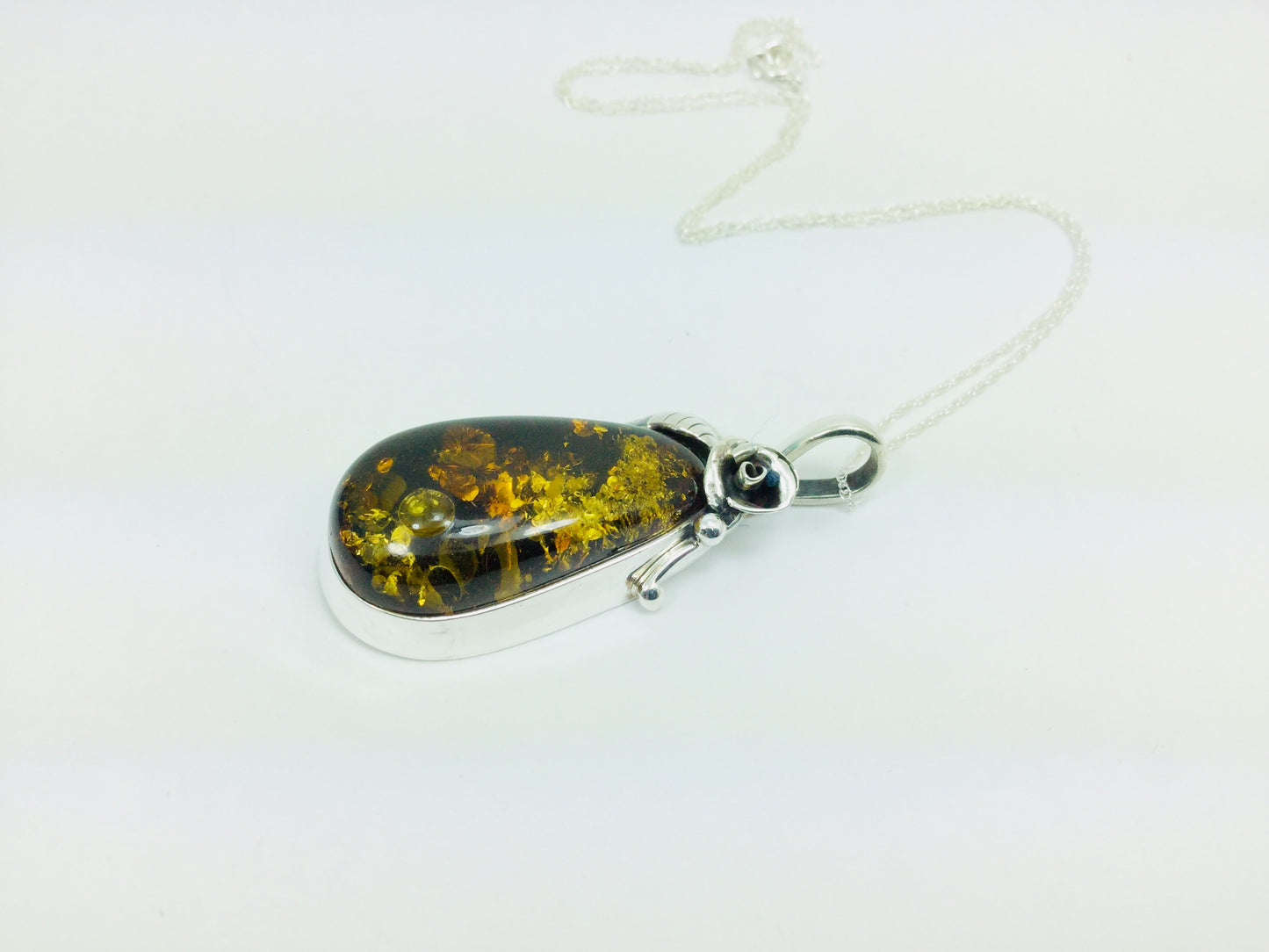 Sterling Silver Green Amber Pendent and Chain Necklace