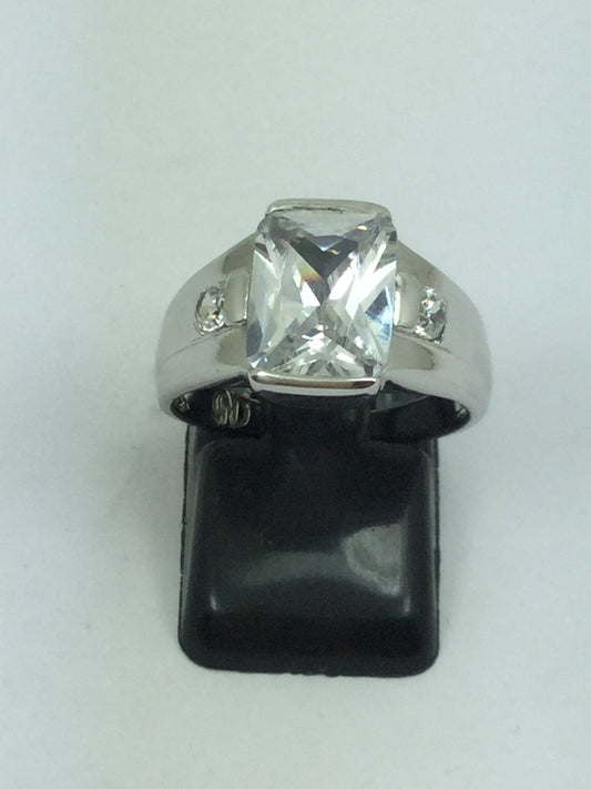 Pretty Silver & Cubic Zirconia Ring