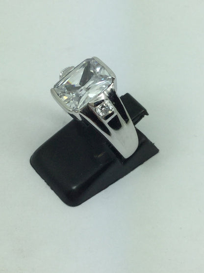 Pretty Silver & Cubic Zirconia Ring