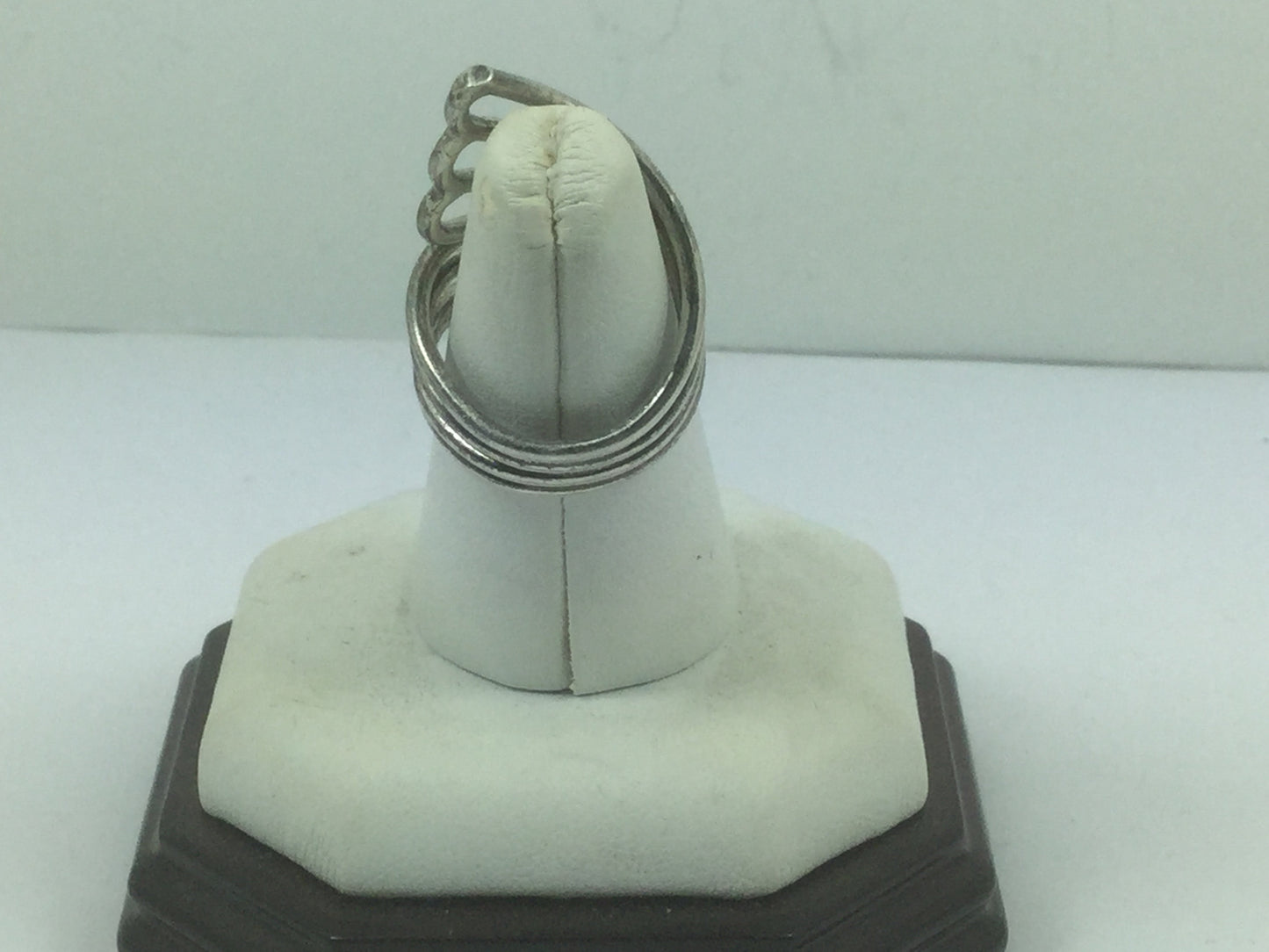 Silver Swirl Design Finger Ring