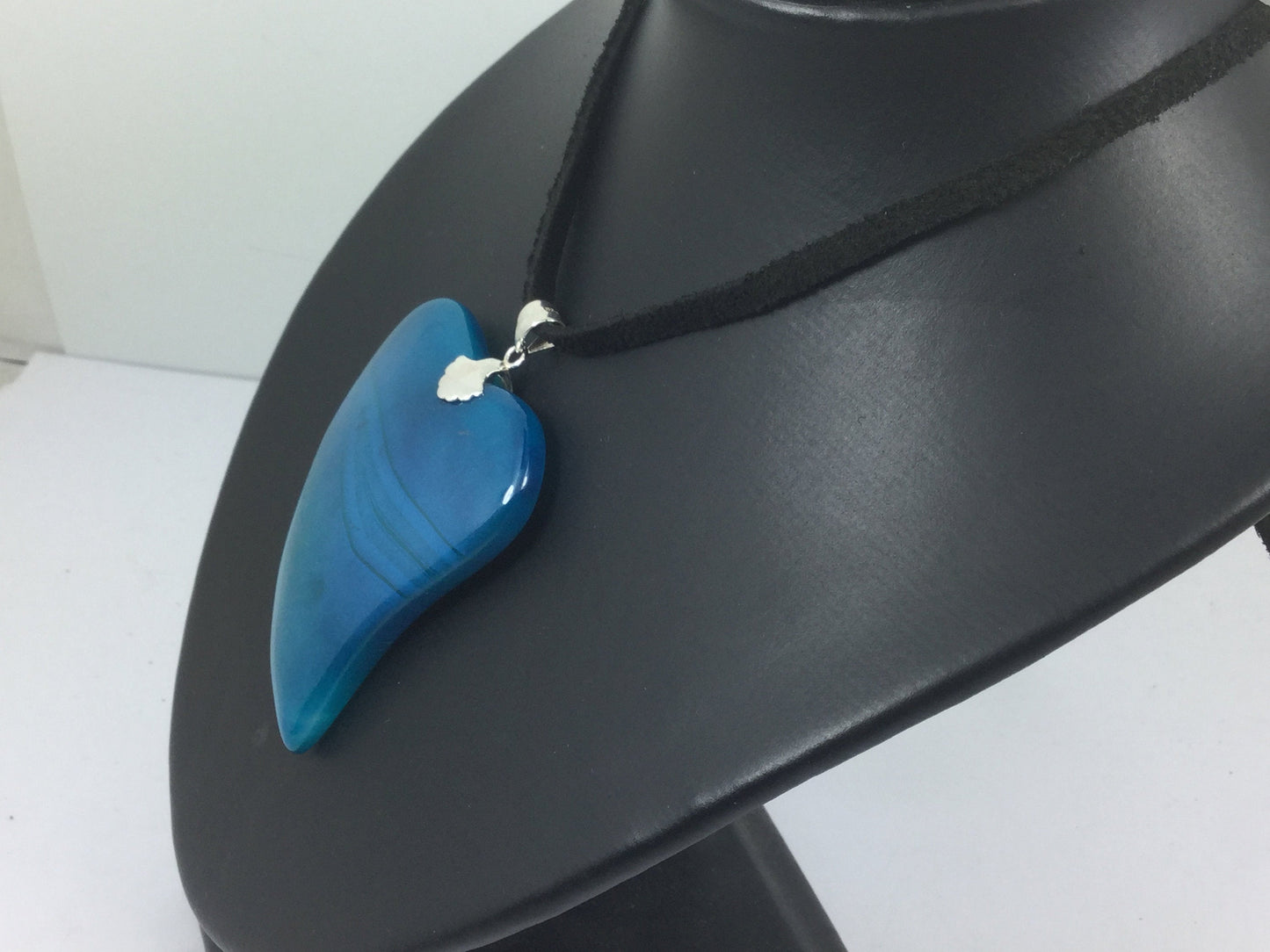 Beautiful Genuine Gemstone Heart Shaped Agate On Leather Cord And Silver Clasp