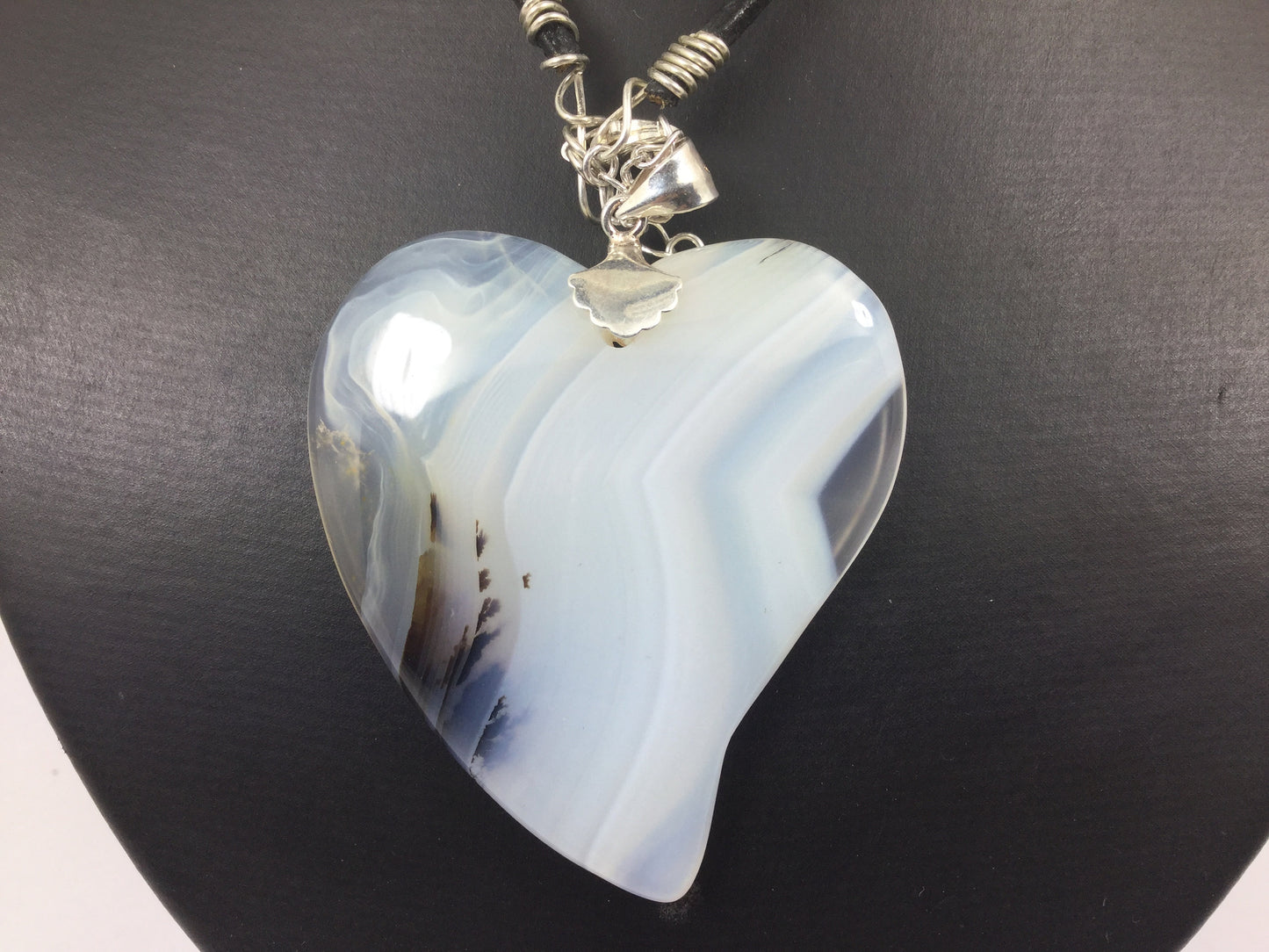 Pretty Genuine Gemstone Heart Shape Agate On Leather Cord Silver Lobster Claw