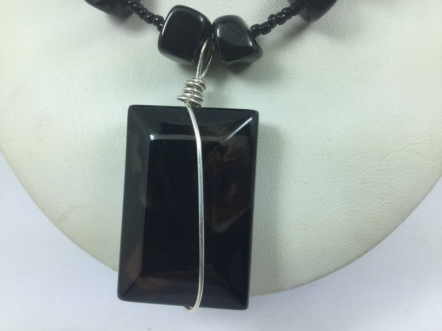 Wire Wrapped Genuine Gemstone Agate / Onyx On Beaded Necklace